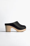 Ylene Black Clogs