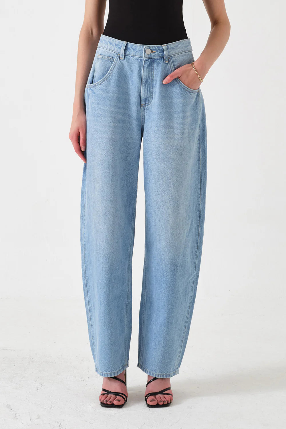 Bo Sunbleached Barrel Jeans