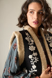 Negra Vest